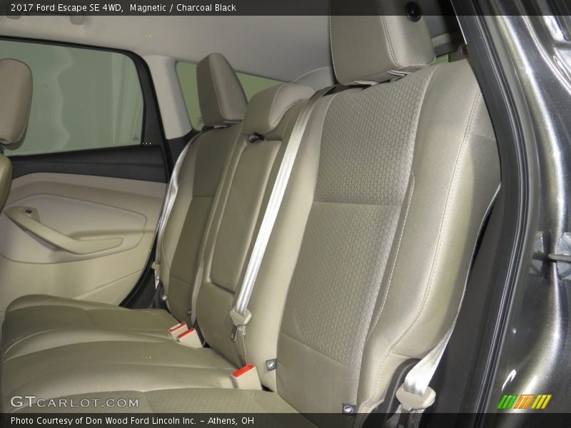 Magnetic / Charcoal Black 2017 Ford Escape SE 4WD