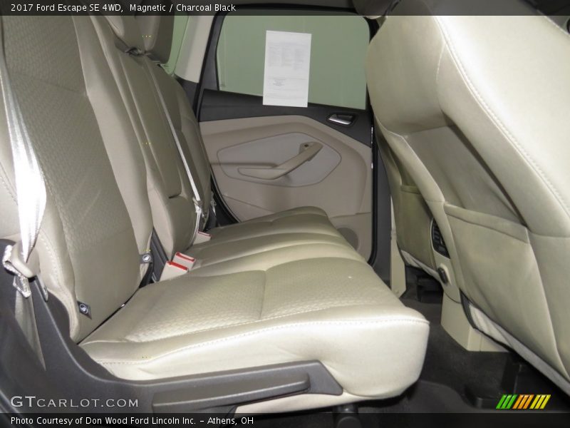 Magnetic / Charcoal Black 2017 Ford Escape SE 4WD