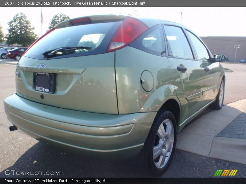 Kiwi Green Metallic / Charcoal/Light Flint 2007 Ford Focus ZX5 SES Hatchback