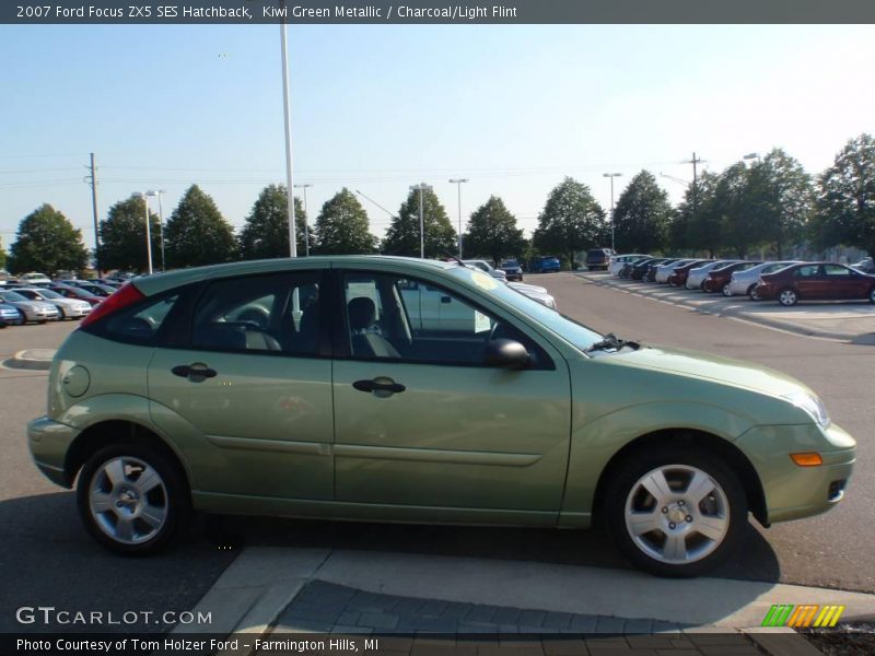 Kiwi Green Metallic / Charcoal/Light Flint 2007 Ford Focus ZX5 SES Hatchback