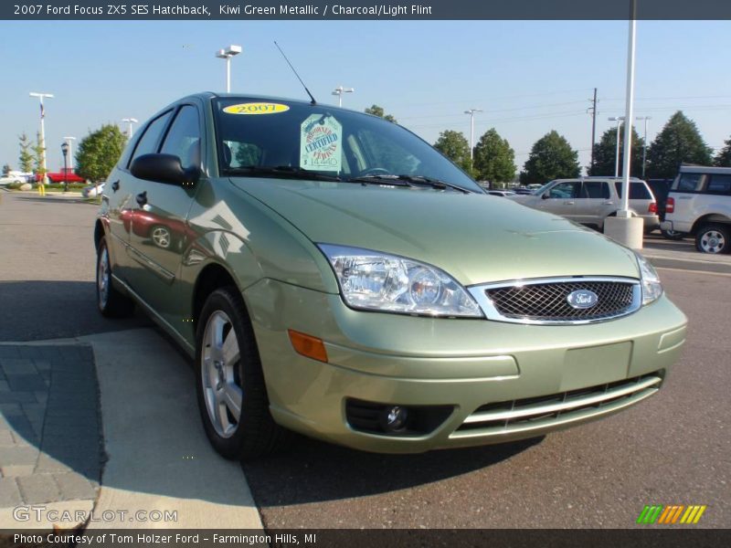 Kiwi Green Metallic / Charcoal/Light Flint 2007 Ford Focus ZX5 SES Hatchback