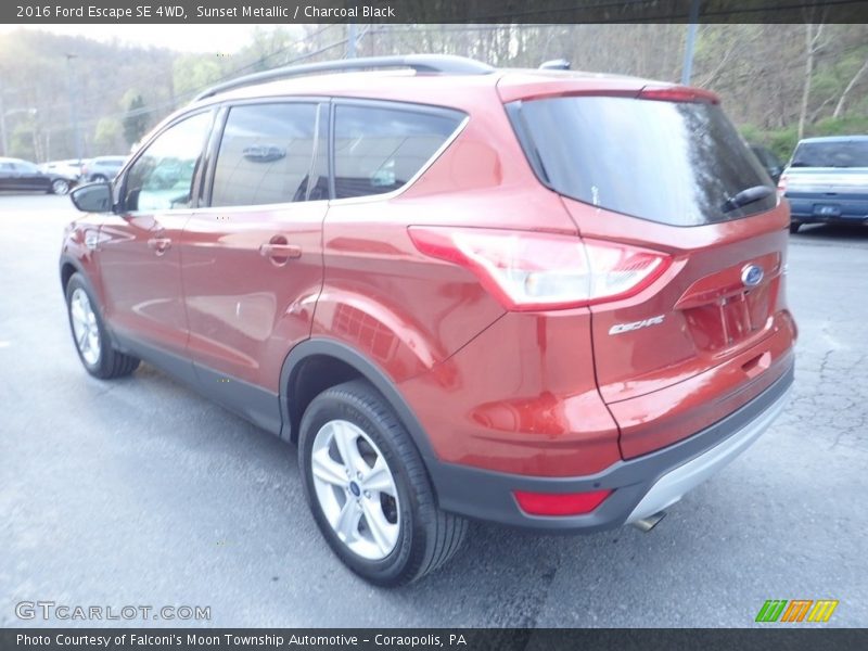 Sunset Metallic / Charcoal Black 2016 Ford Escape SE 4WD