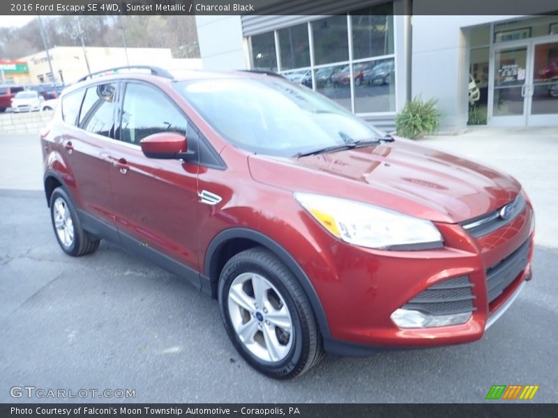 Sunset Metallic / Charcoal Black 2016 Ford Escape SE 4WD