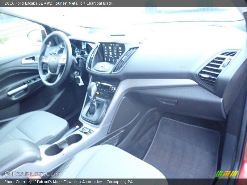 Sunset Metallic / Charcoal Black 2016 Ford Escape SE 4WD