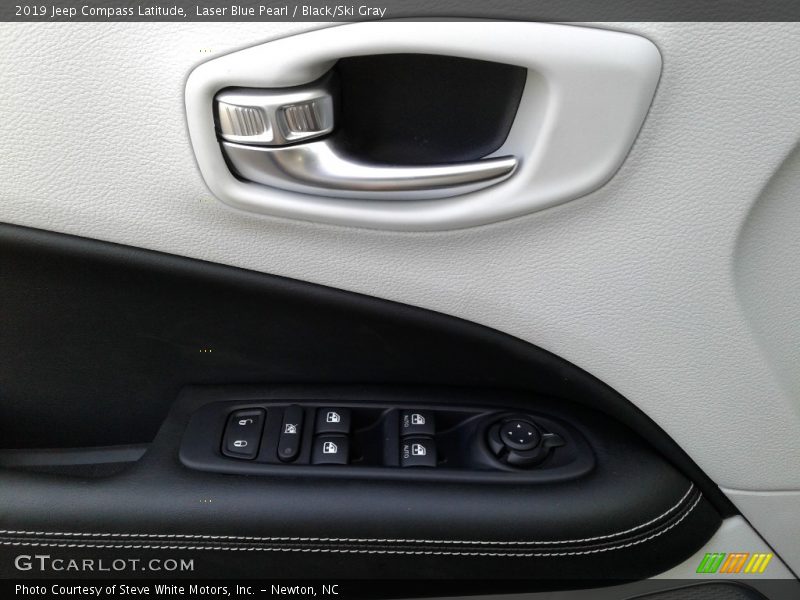 Laser Blue Pearl / Black/Ski Gray 2019 Jeep Compass Latitude