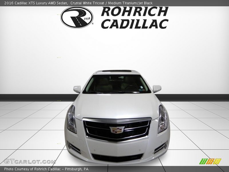 Crystal White Tricoat / Medium Titanium/Jet Black 2016 Cadillac XTS Luxury AWD Sedan