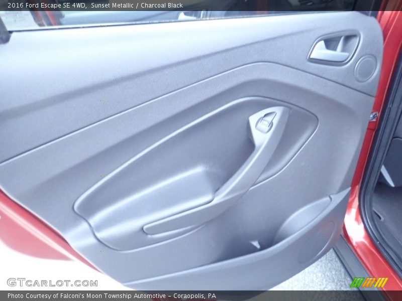 Sunset Metallic / Charcoal Black 2016 Ford Escape SE 4WD