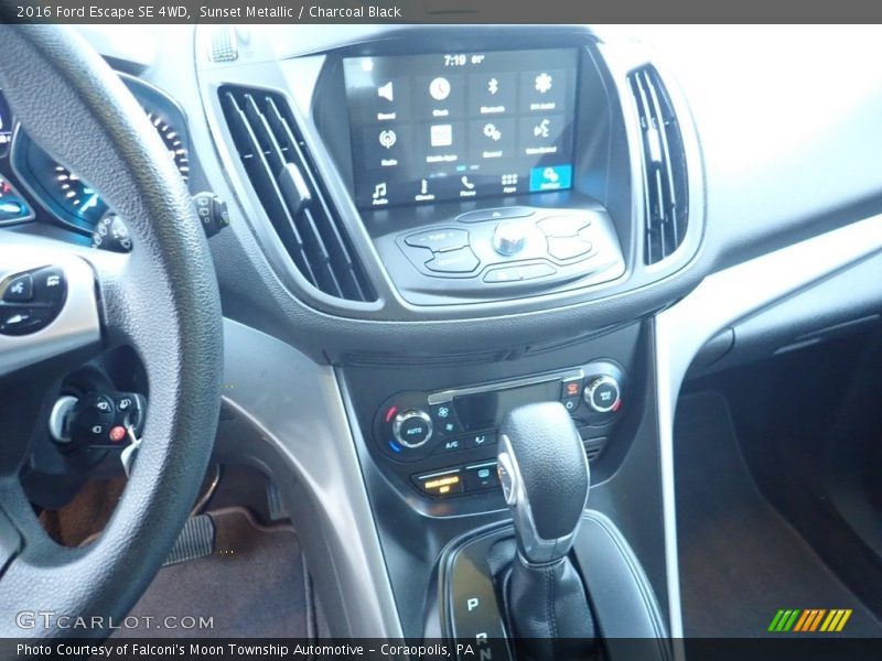 Sunset Metallic / Charcoal Black 2016 Ford Escape SE 4WD
