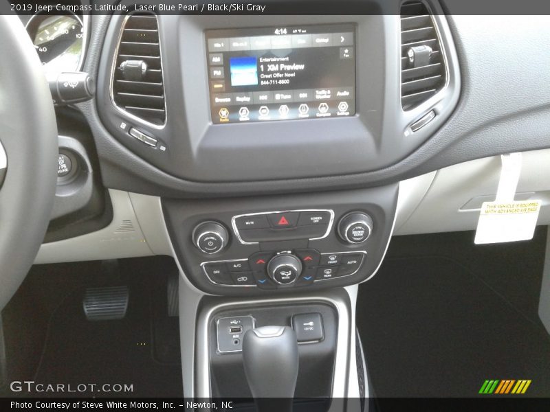 Laser Blue Pearl / Black/Ski Gray 2019 Jeep Compass Latitude
