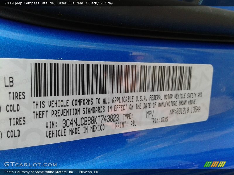 Laser Blue Pearl / Black/Ski Gray 2019 Jeep Compass Latitude