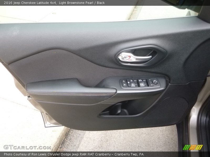 Light Brownstone Pearl / Black 2016 Jeep Cherokee Latitude 4x4