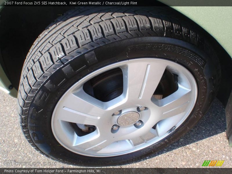 Kiwi Green Metallic / Charcoal/Light Flint 2007 Ford Focus ZX5 SES Hatchback