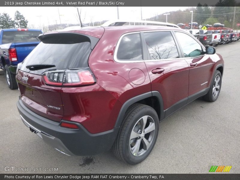 Velvet Red Pearl / Black/Ski Grey 2019 Jeep Cherokee Limited 4x4
