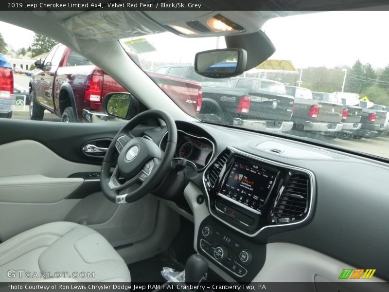 Velvet Red Pearl / Black/Ski Grey 2019 Jeep Cherokee Limited 4x4