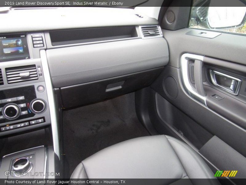 Indus Silver Metallic / Ebony 2019 Land Rover Discovery Sport SE