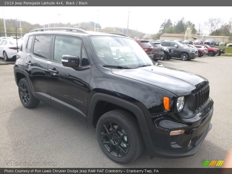 Front 3/4 View of 2019 Renegade Latitude 4x4