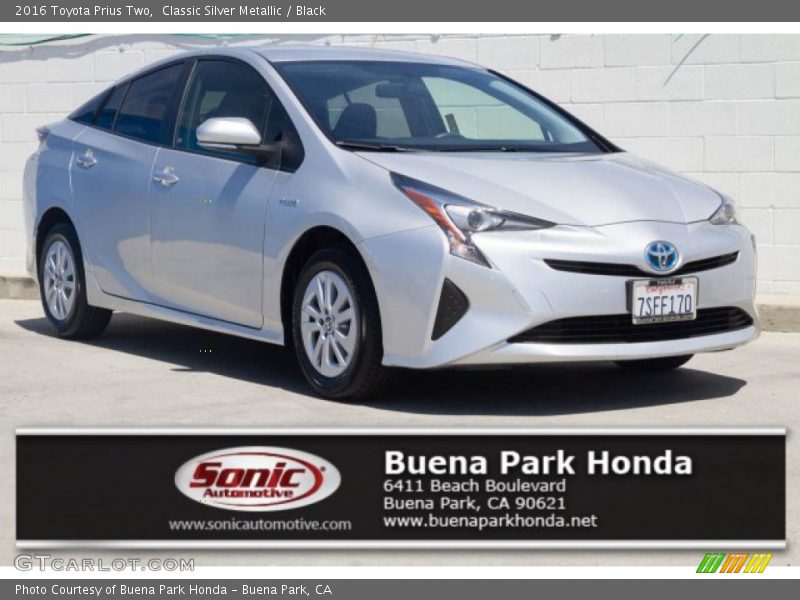 Classic Silver Metallic / Black 2016 Toyota Prius Two