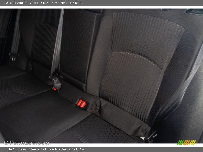 Classic Silver Metallic / Black 2016 Toyota Prius Two