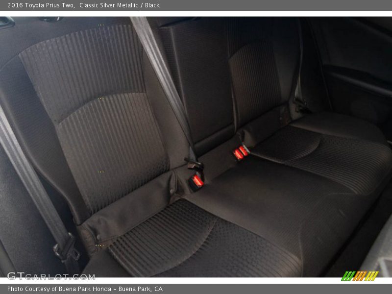 Classic Silver Metallic / Black 2016 Toyota Prius Two