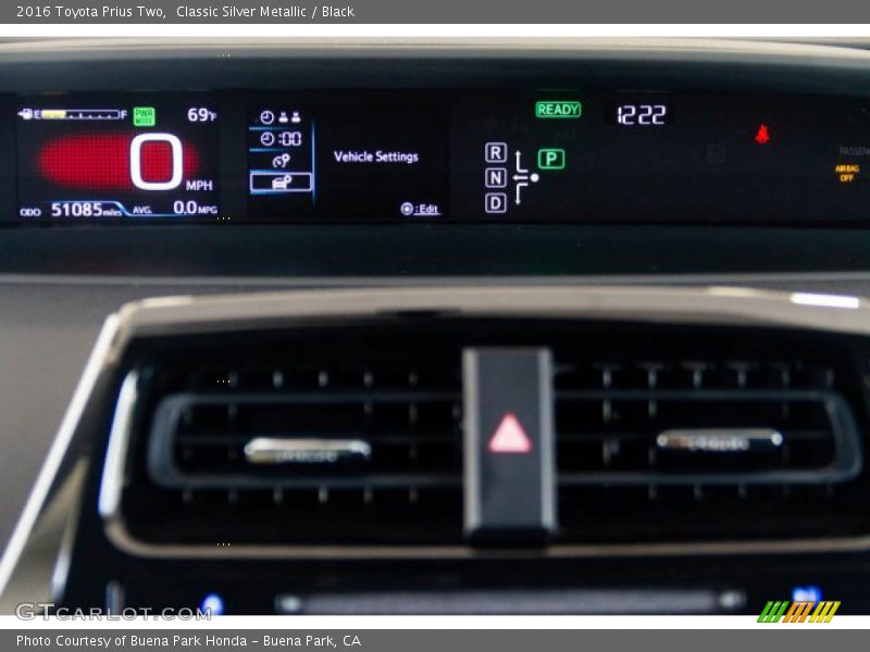 Classic Silver Metallic / Black 2016 Toyota Prius Two