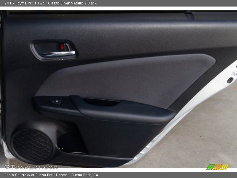 Classic Silver Metallic / Black 2016 Toyota Prius Two