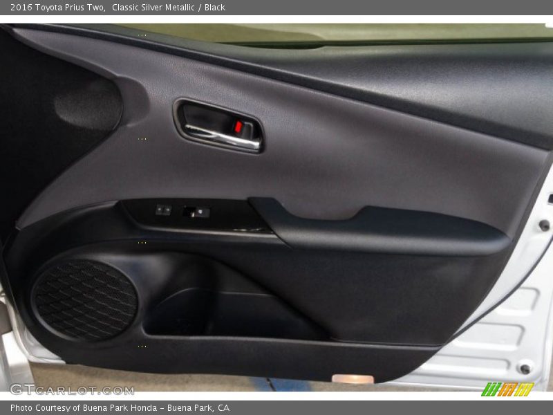 Classic Silver Metallic / Black 2016 Toyota Prius Two