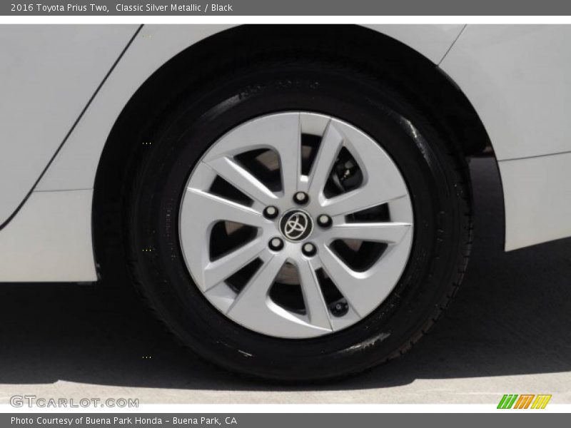 Classic Silver Metallic / Black 2016 Toyota Prius Two