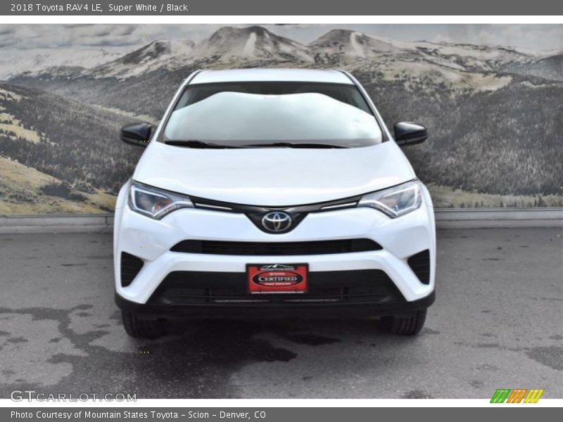 Super White / Black 2018 Toyota RAV4 LE