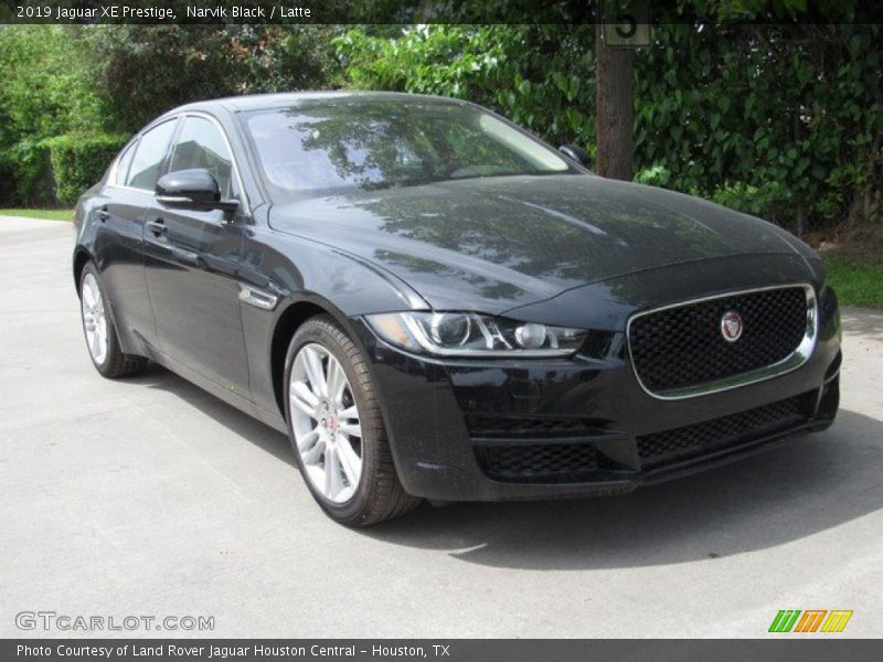 Narvik Black / Latte 2019 Jaguar XE Prestige