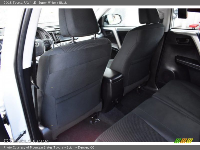Super White / Black 2018 Toyota RAV4 LE