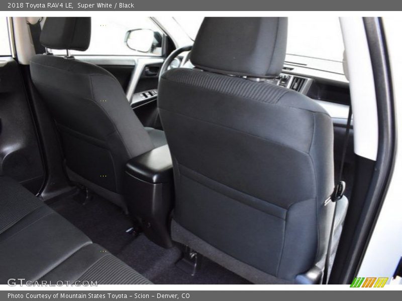 Super White / Black 2018 Toyota RAV4 LE