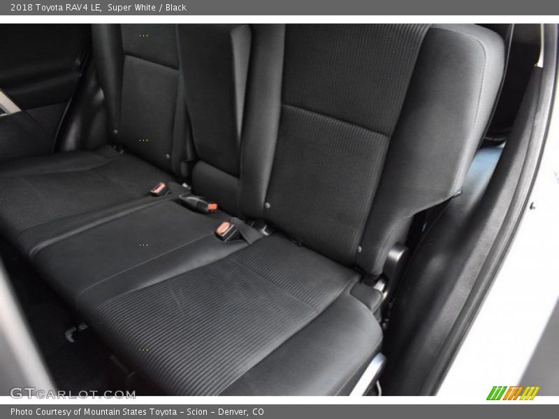 Super White / Black 2018 Toyota RAV4 LE
