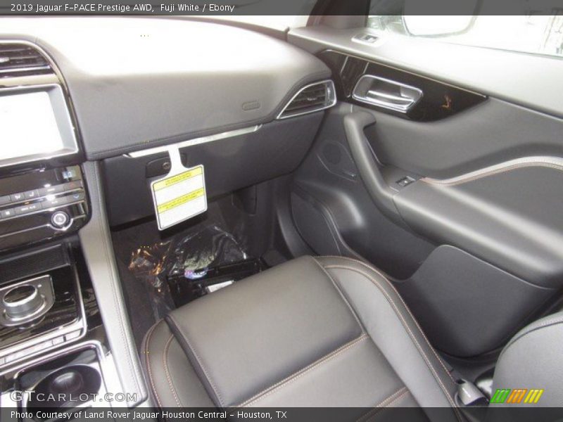 Fuji White / Ebony 2019 Jaguar F-PACE Prestige AWD
