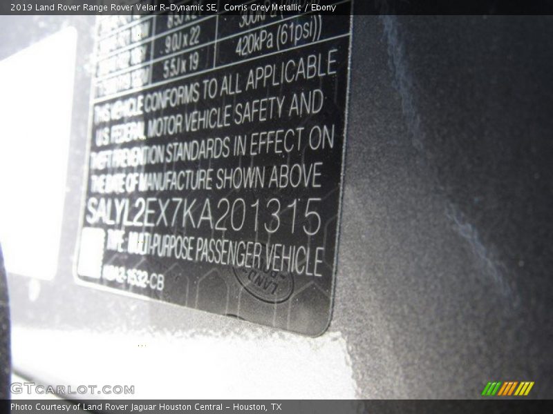 Corris Grey Metallic / Ebony 2019 Land Rover Range Rover Velar R-Dynamic SE