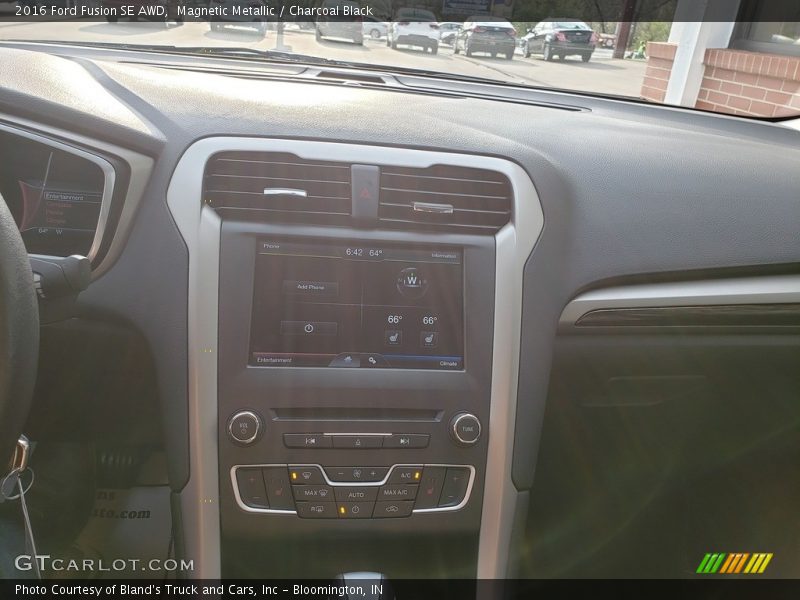 Magnetic Metallic / Charcoal Black 2016 Ford Fusion SE AWD