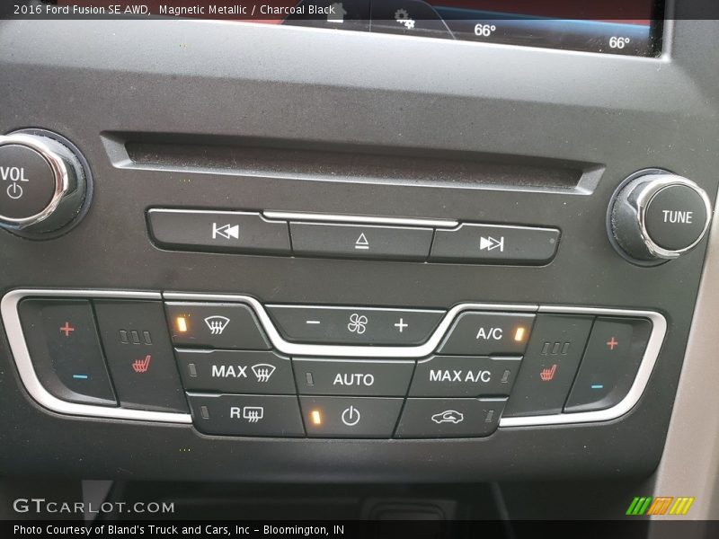 Magnetic Metallic / Charcoal Black 2016 Ford Fusion SE AWD