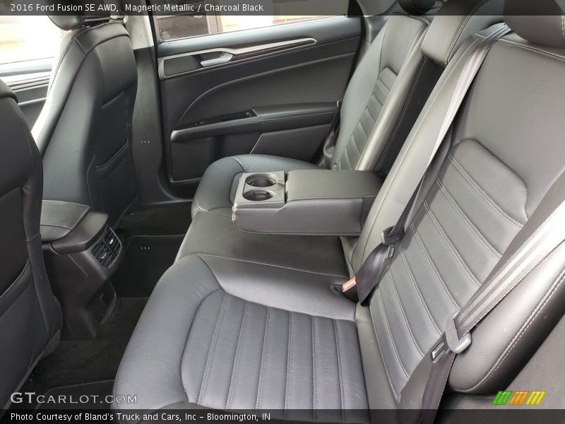 Magnetic Metallic / Charcoal Black 2016 Ford Fusion SE AWD