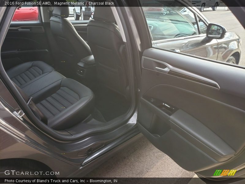 Magnetic Metallic / Charcoal Black 2016 Ford Fusion SE AWD