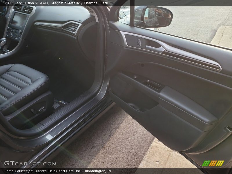 Magnetic Metallic / Charcoal Black 2016 Ford Fusion SE AWD