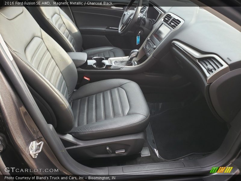 Magnetic Metallic / Charcoal Black 2016 Ford Fusion SE AWD