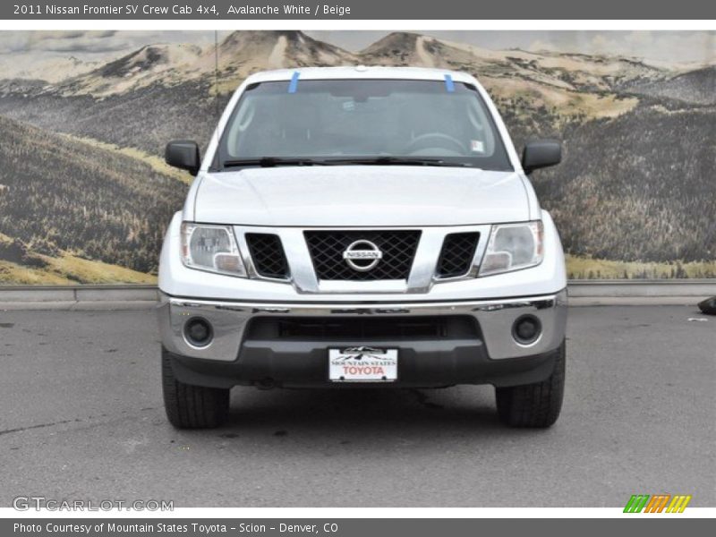 Avalanche White / Beige 2011 Nissan Frontier SV Crew Cab 4x4