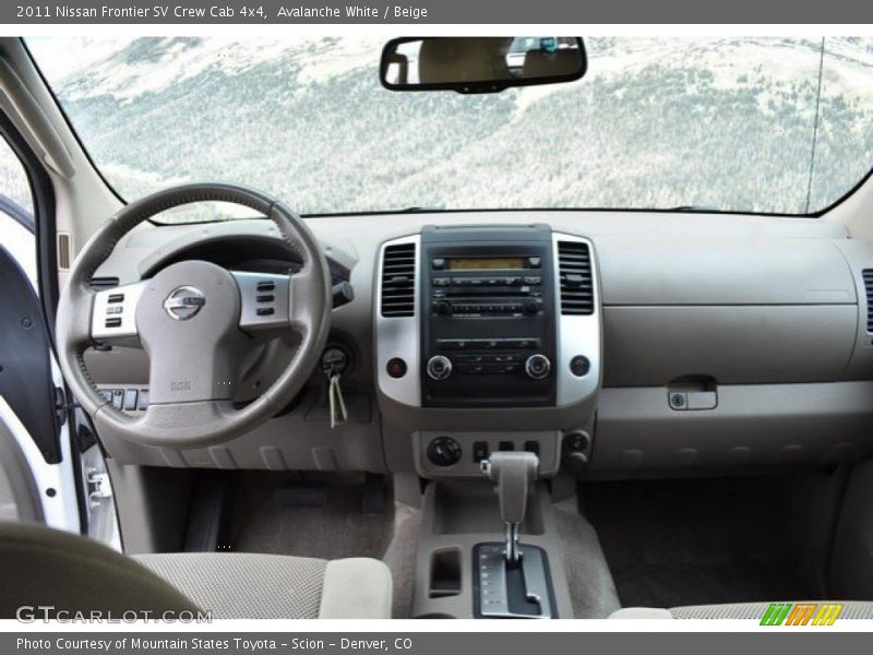 Avalanche White / Beige 2011 Nissan Frontier SV Crew Cab 4x4