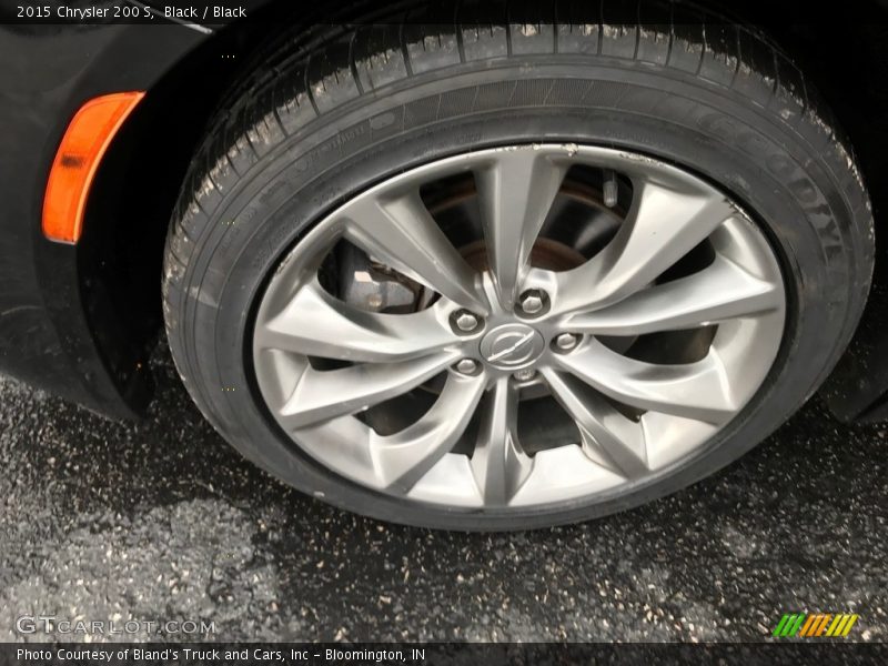 Black / Black 2015 Chrysler 200 S