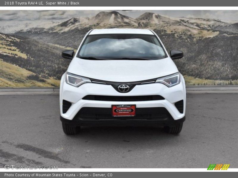 Super White / Black 2018 Toyota RAV4 LE