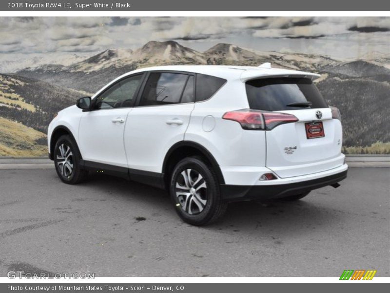 Super White / Black 2018 Toyota RAV4 LE