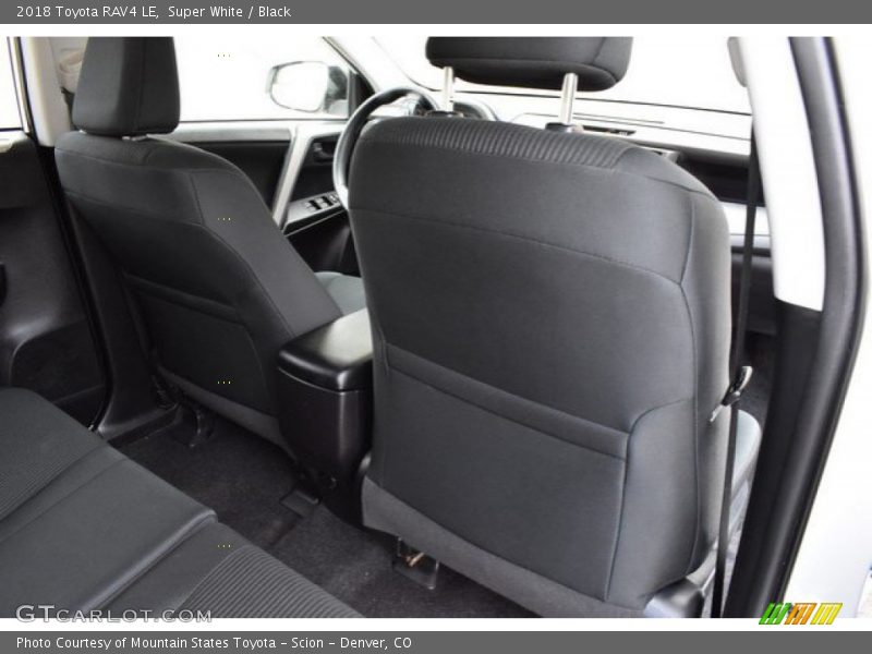 Super White / Black 2018 Toyota RAV4 LE