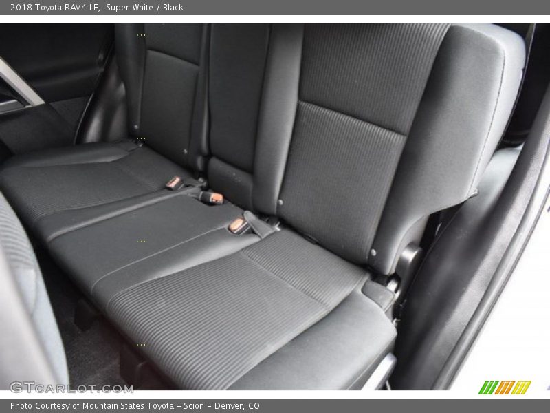 Super White / Black 2018 Toyota RAV4 LE