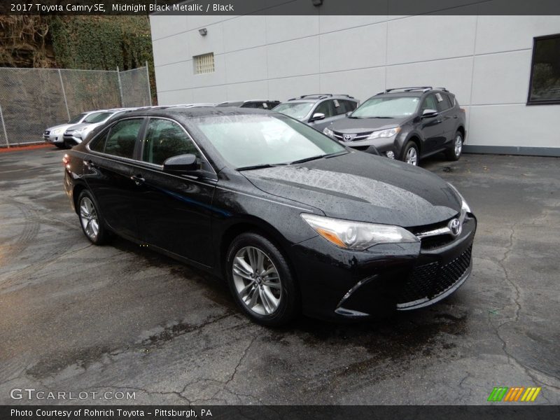 Midnight Black Metallic / Black 2017 Toyota Camry SE