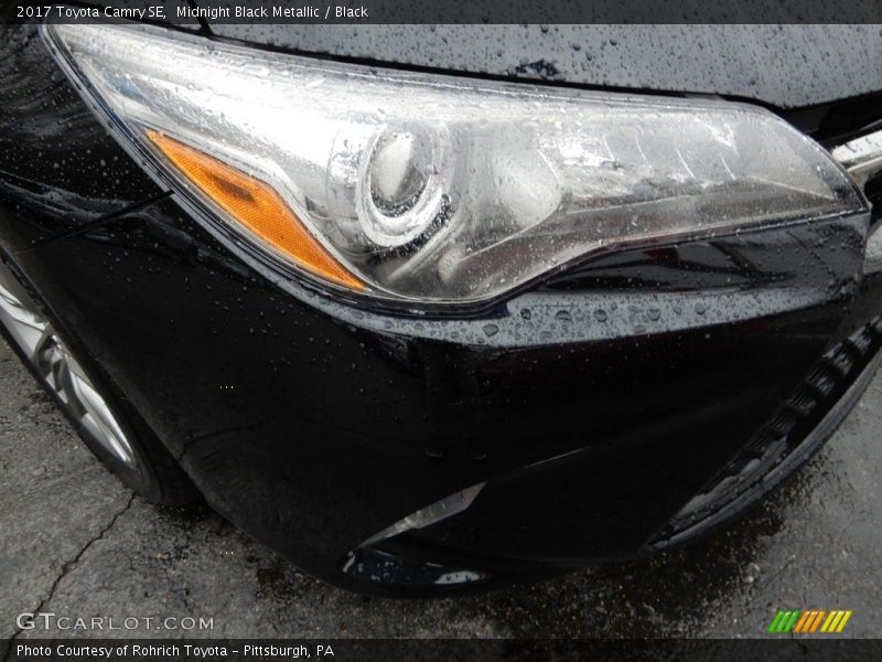 Midnight Black Metallic / Black 2017 Toyota Camry SE