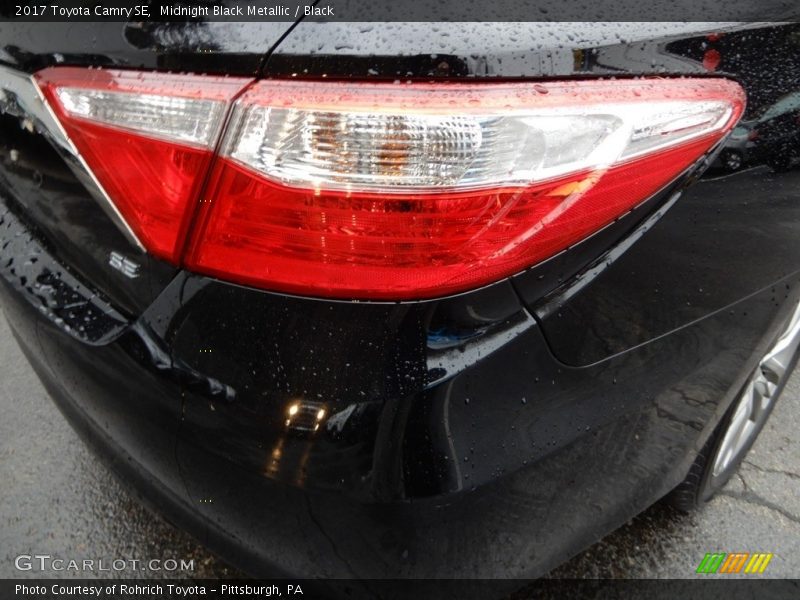 Midnight Black Metallic / Black 2017 Toyota Camry SE